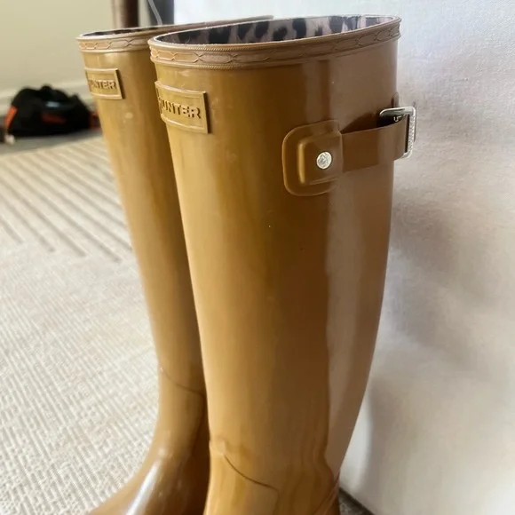 Women’s HUNTER ORIGINAL TALL Refined GLOSS Rain Boots SIZE 8 Brown - Picture 1 of 13